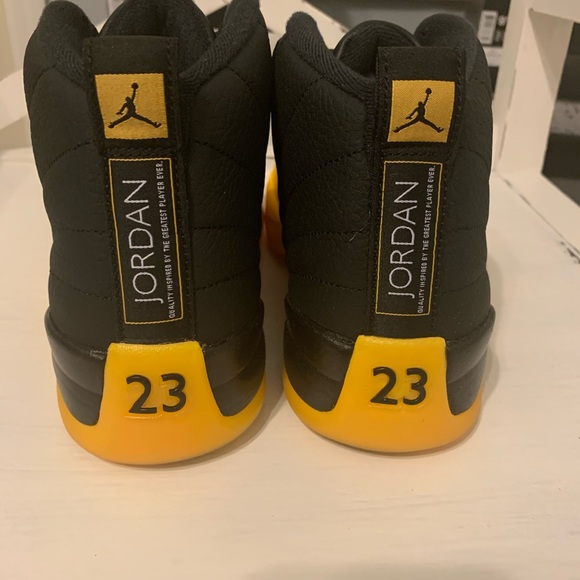 Air Jordan 12 Retro "University Gold" - Picture 6 of 7